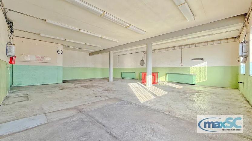 Pronájem skladu, Moravany, 533 m2