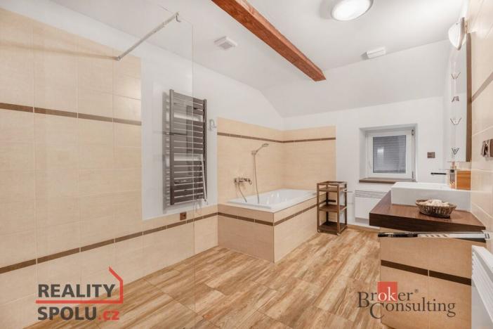 Prodej rodinného domu, Roprachtice, 460 m2