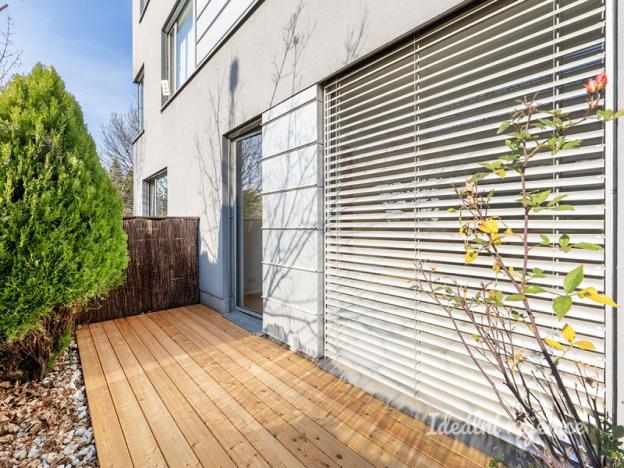 Pronájem bytu 1+kk, Praha - Prosek, Valečovská, 48 m2