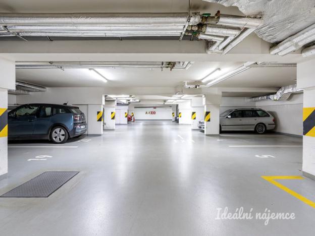 Pronájem bytu 1+kk, Praha - Prosek, Valečovská, 48 m2