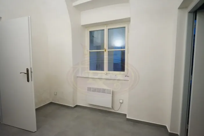 Pronájem bytu 1+1, Jaroměř, Školní