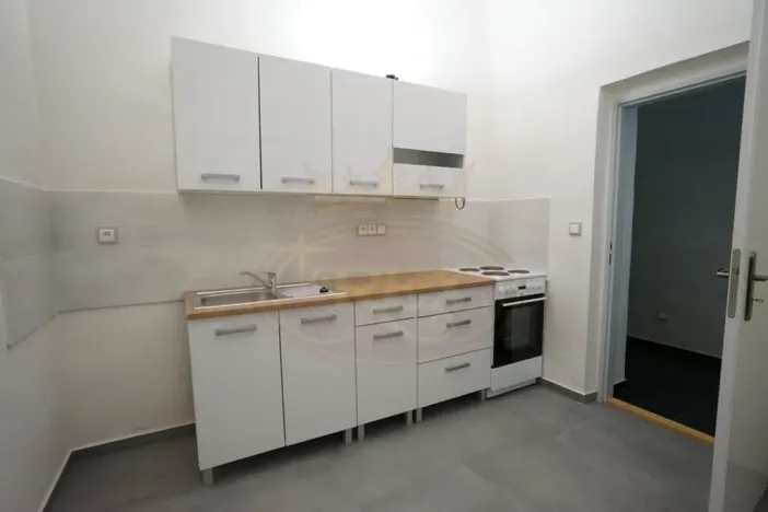 Pronájem bytu 1+1, Jaroměř, Školní