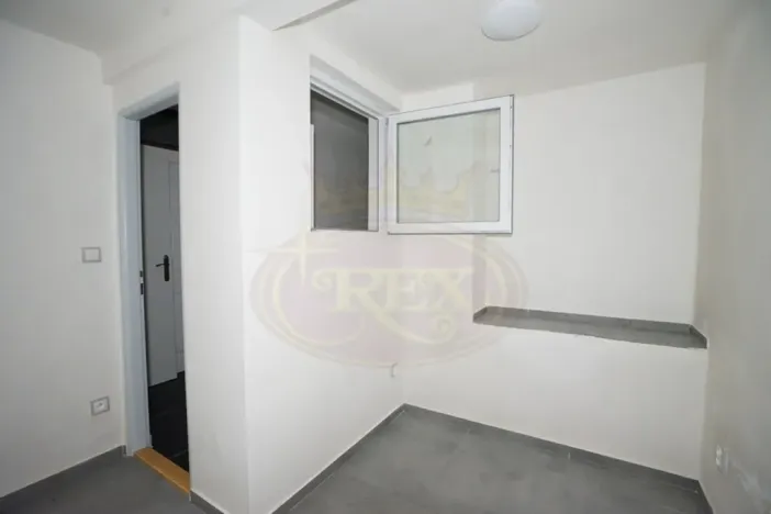 Pronájem bytu 1+1, Jaroměř, Školní