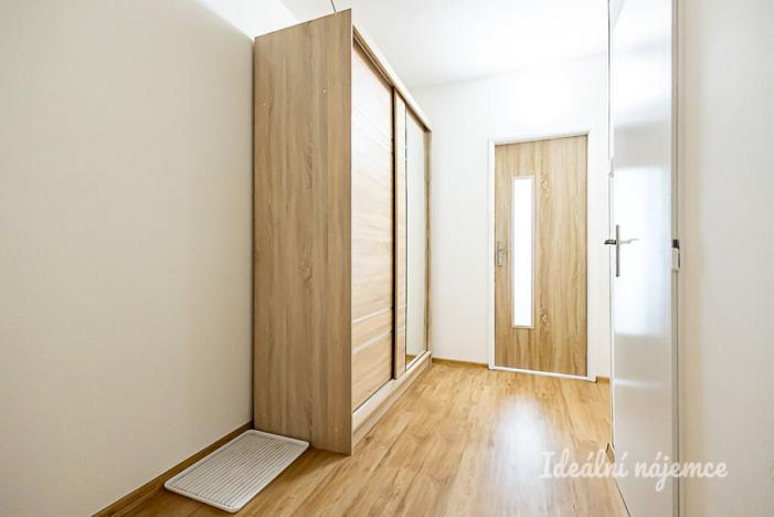 Pronájem bytu 2+kk, Praha - Kobylisy, Šiškova, 45 m2