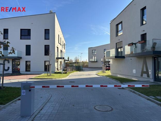 Pronájem bytu 1+kk, Praha - Újezd nad Lesy, Rohožnická, 30 m2