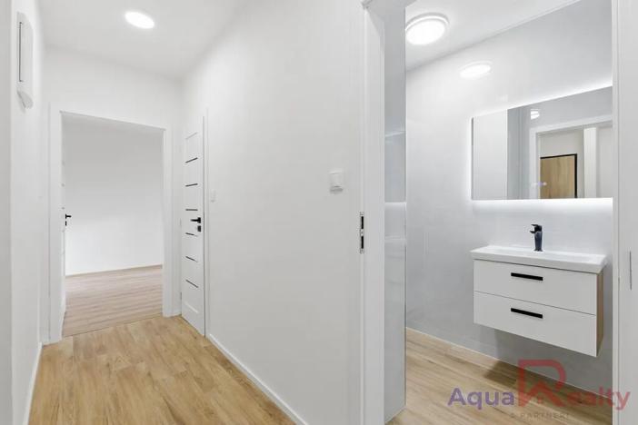 Prodej bytu 2+1, Karlovy Vary, Šmeralova, 51 m2