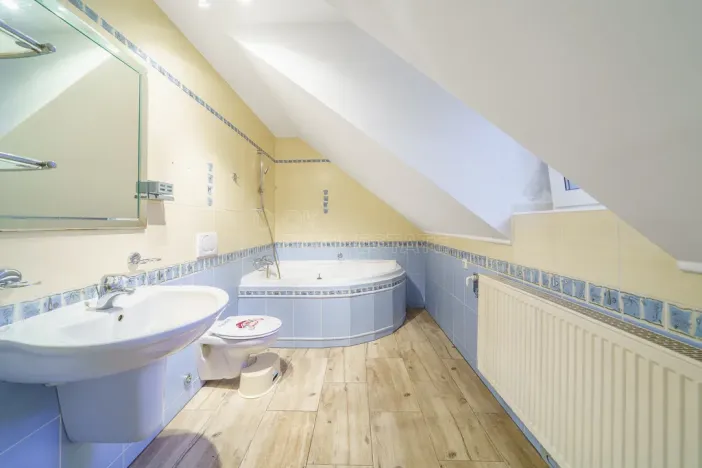 Prodej bytu 4+kk, Karlovy Vary, Pražská silnice, 98 m2