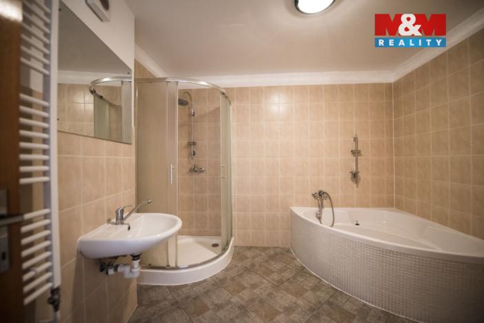 Pronájem bytu 3+1, Nechanice, Husovo nám., 98 m2