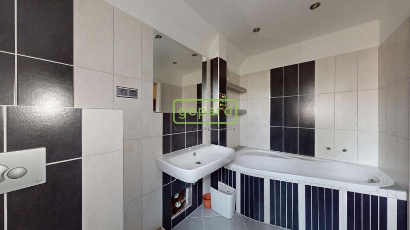 Prodej bytu 2+1, Horní Slavkov, Dlouhá, 57 m2