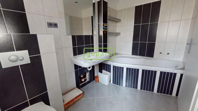 Prodej bytu 2+1, Horní Slavkov, Dlouhá, 57 m2