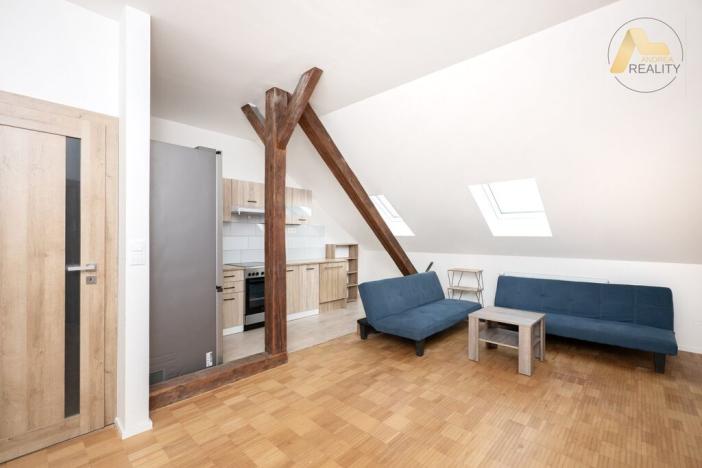 Pronájem bytu 3+kk, Písek, Husovo nám., 70 m2