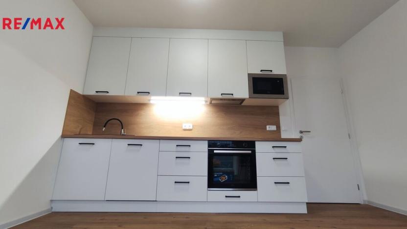 Pronájem bytu 2+kk, Olomouc - Řepčín, Aloise Rašína, 8221 m2