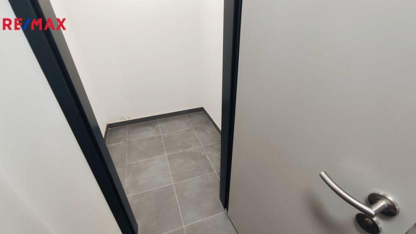 Pronájem bytu 2+kk, Olomouc - Řepčín, Aloise Rašína, 8221 m2