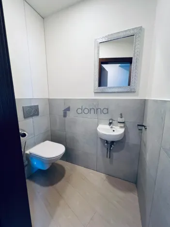 Pronájem bytu 2+kk, Praha, Křížová, 66 m2