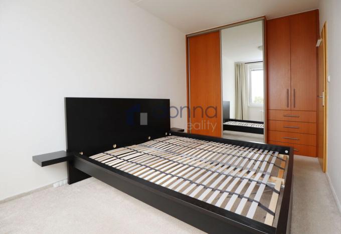 Pronájem bytu 2+kk, Praha, Voskovcova, 42 m2