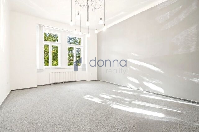 Pronájem kanceláře, Praha, Kodaňská, 63 m2