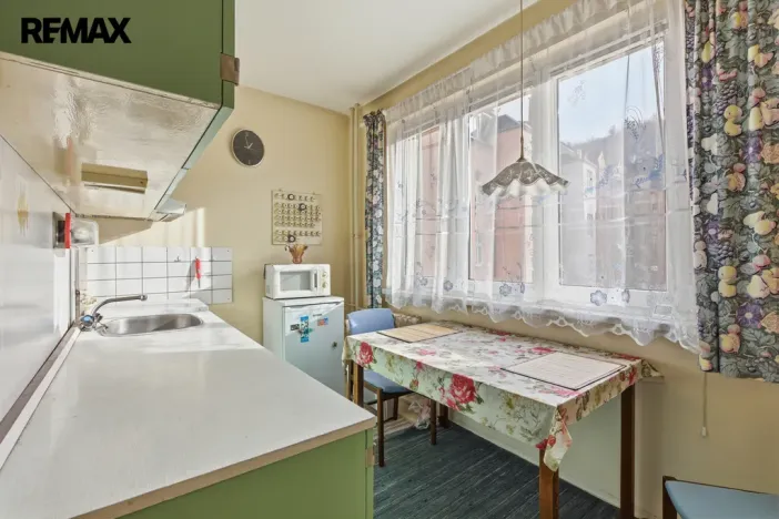 Prodej bytu 1+1, Karlovy Vary, Krymská, 28 m2