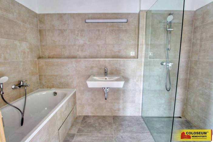 Pronájem bytu 2+kk, Znojmo, Vrbkova, 62 m2