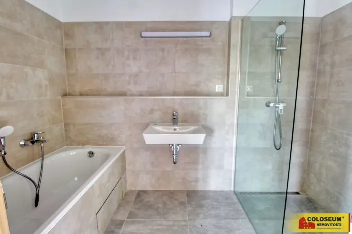 Pronájem bytu 2+kk, Znojmo, Vrbkova, 62 m2