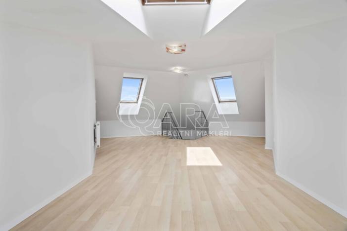 Pronájem bytu 3+kk, Praha - Vysočany, Spojovací, 91 m2