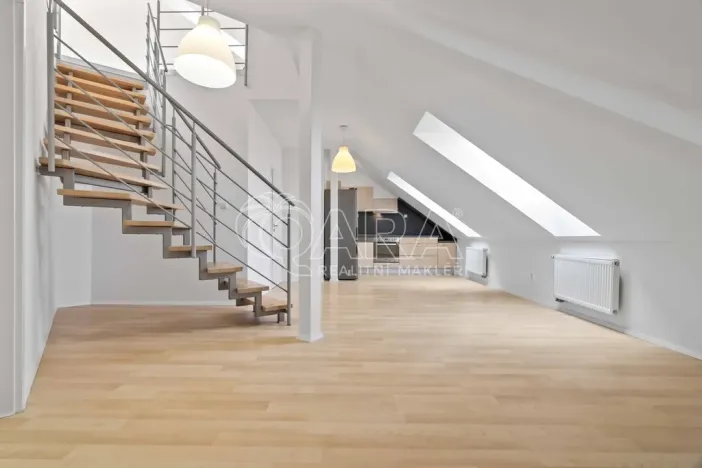 Pronájem bytu 3+kk, Praha - Vysočany, Spojovací, 91 m2