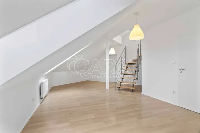 Pronájem bytu 3+kk, Praha - Vysočany, Spojovací, 91 m2