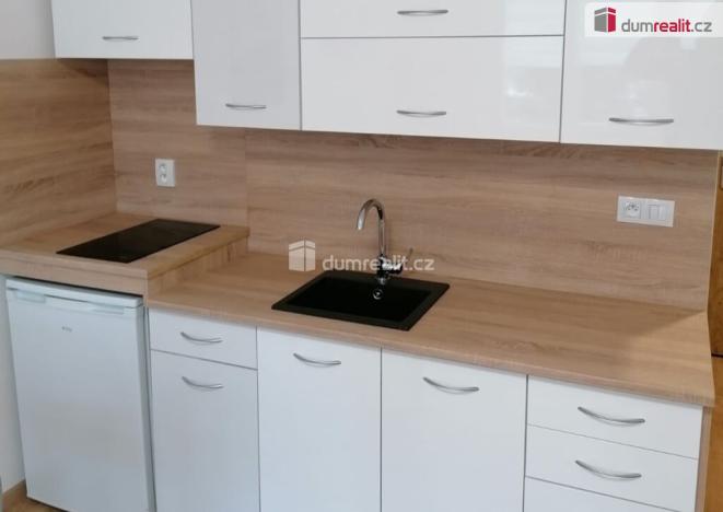 Pronájem bytu 1+kk, Mariánské Lázně, Kubelíkova, 26 m2