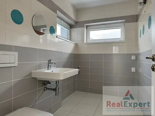 Pronájem rodinného domu, Šestajovice, Křížovnická, 180 m2