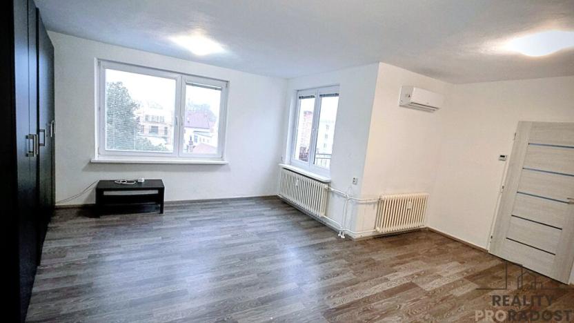 Pronájem bytu 2+1, Hodonín, Masarykovo nám., 42 m2