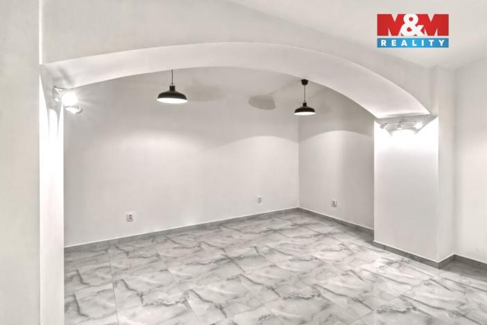 Prodej obchodního prostoru, Praha, Víta Nejedlého, 72 m2