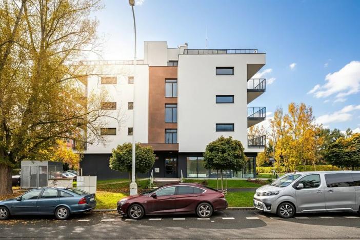 Pronájem bytu 1+kk, Praha - Horní Měcholupy, Milánská, 35 m2