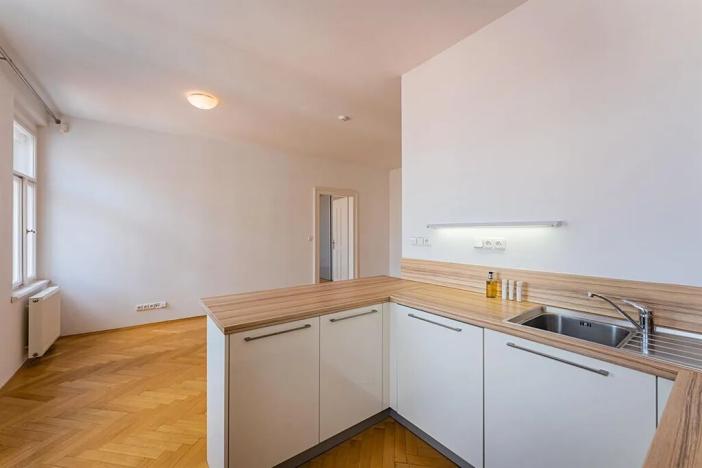 Pronájem bytu 2+kk, Praha - Staré Město, Na Perštýně, 73 m2