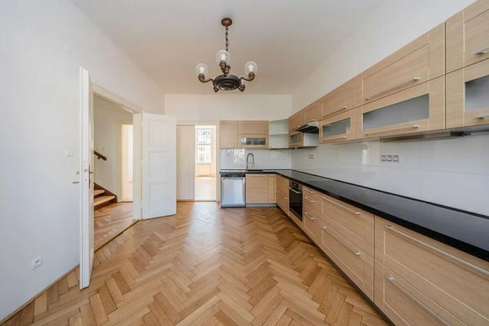 Pronájem vily, Praha - Střešovice, Cukrovarnická, 227 m2