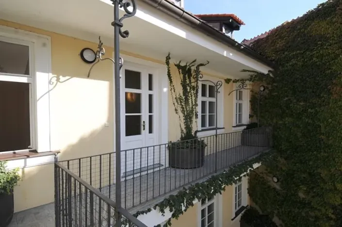 Pronájem bytu 4+1, Praha - Malá Strana, Vlašská, 187 m2