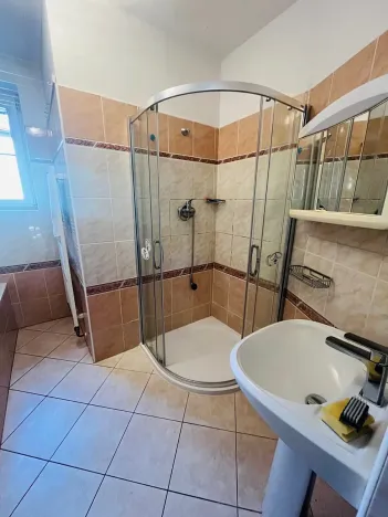 Pronájem rodinného domu, Jesenice, K Belnici, 90 m2