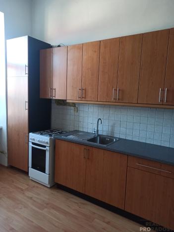 Pronájem bytu 2+1, Holešov, nám. Dr. E. Beneše, 67 m2