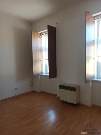 Pronájem bytu 2+1, Holešov, nám. Dr. E. Beneše, 67 m2