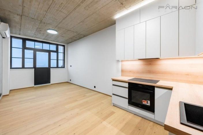 Pronájem bytu 1+kk, Praha - Hloubětín, Kolbenova, 33 m2