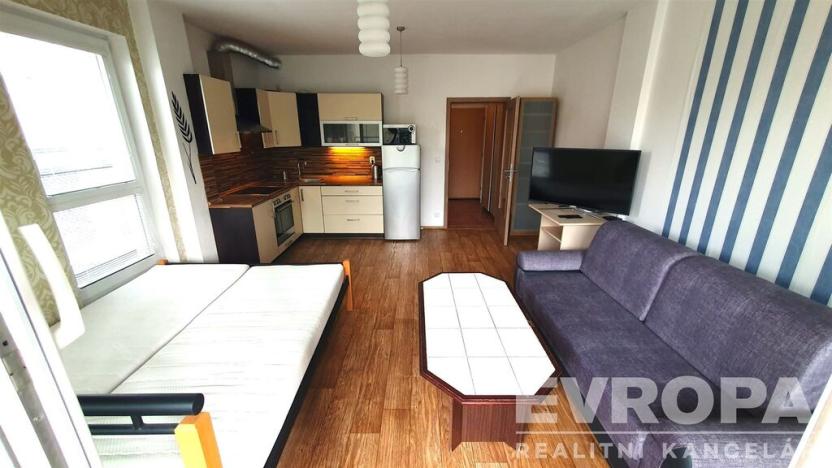 Pronájem bytu 1+kk, Pardubice - Polabiny, Bělehradská, 40 m2