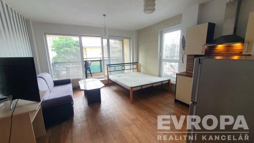 Pronájem bytu 1+kk, Pardubice - Polabiny, Bělehradská, 40 m2