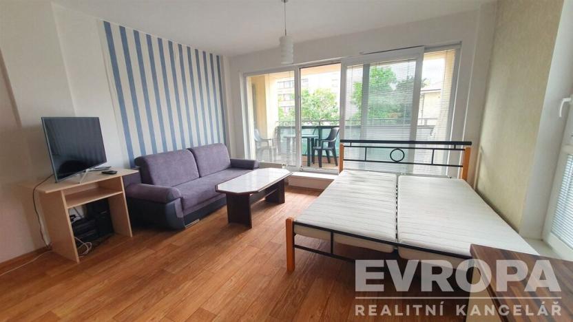 Pronájem bytu 1+kk, Pardubice - Polabiny, Bělehradská, 40 m2