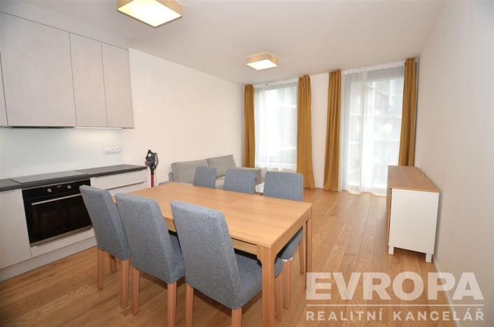 Pronájem bytu 2+kk, Praha - Smíchov, Nádražní, 53 m2