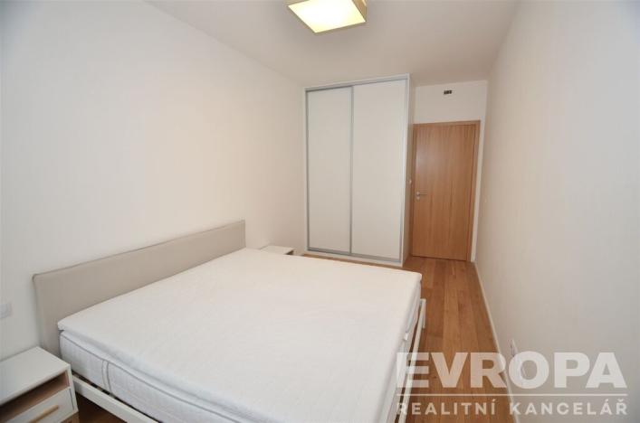 Pronájem bytu 2+kk, Praha - Smíchov, Nádražní, 53 m2