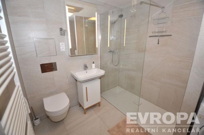 Pronájem bytu 2+kk, Praha - Smíchov, Nádražní, 53 m2