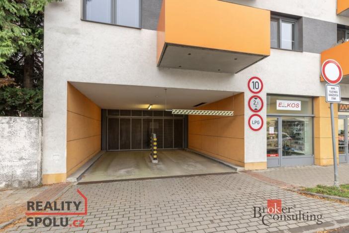 Prodej garážového stání, Brno - Královo Pole, Mojmírovo náměstí, 13 m2