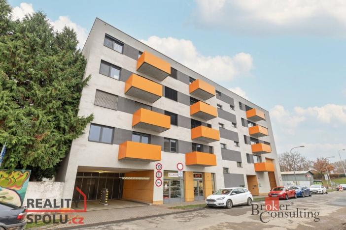 Prodej garážového stání, Brno - Královo Pole, Mojmírovo náměstí, 13 m2