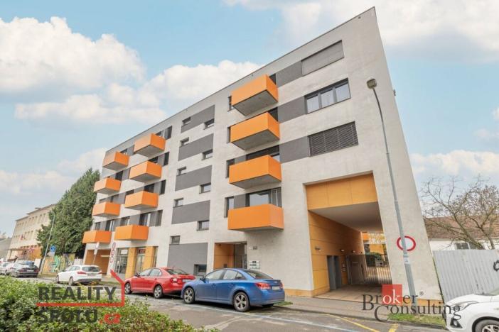 Prodej garážového stání, Brno - Královo Pole, Mojmírovo náměstí, 13 m2