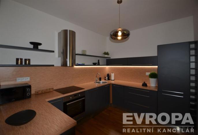 Pronájem bytu 2+kk, Praha - Vinohrady, Korunní, 82 m2