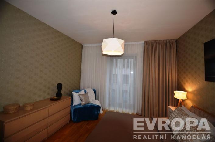 Pronájem bytu 2+kk, Praha - Vinohrady, Korunní, 82 m2