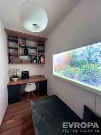 Pronájem bytu 2+kk, Praha - Vinohrady, Korunní, 82 m2